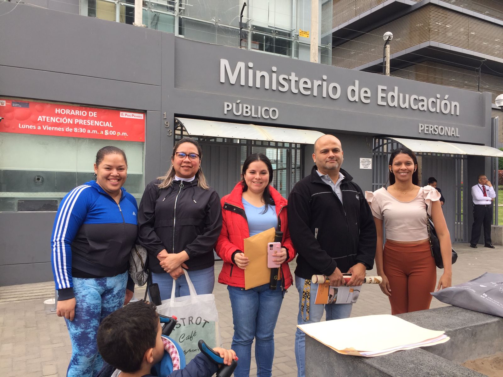 Lee más sobre el artículo 500 TSU esperan validar sus títulos universitarios en Perú