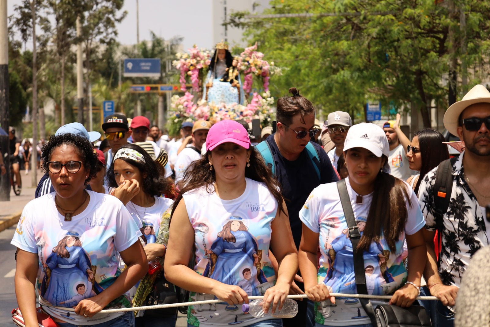 Lee más sobre el artículo Procesión por la Divina Pastora desbordó las calles de Lima